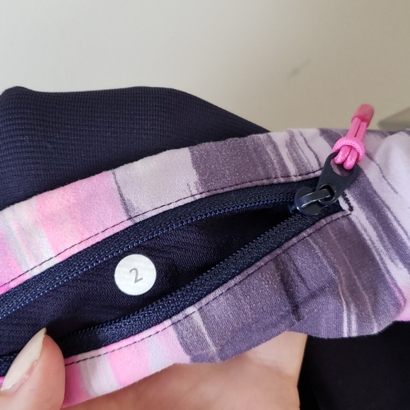 Lululemon navy shorts with pink waist band - Picture 6 of 6